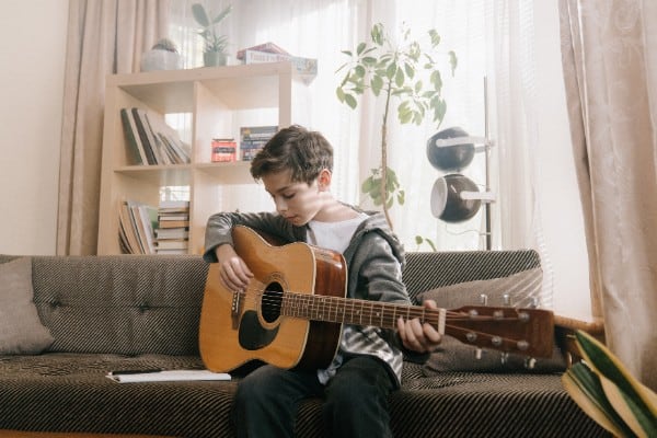 Borrow things - boy & guitar
